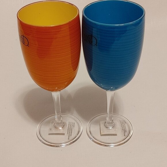 FUN Canada's Wonderland Goblet Wine Glasses PLASTIC PAIR BNWT - Picture 3 of 5